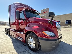 2019 International LT625 - Sleeper Truck