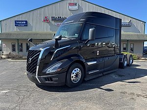 2025 Volvo VNL64T840