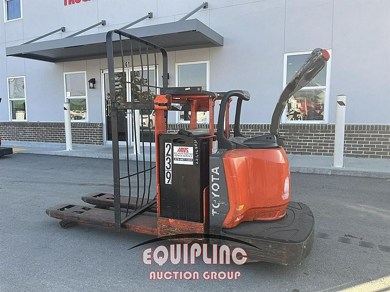 2015 TOYOTA PALLET JACK