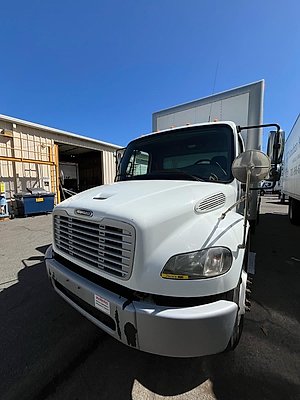 2018 Freightliner M2 106 - Box Van