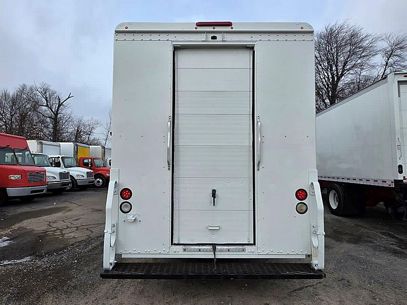 2016 Freightliner MT55