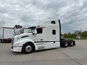 2023 Peterbilt 579