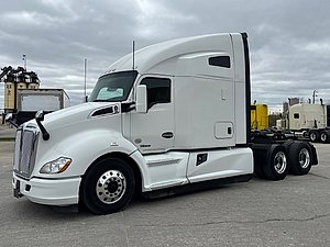 2022 Kenworth T680 - Sleeper Truck