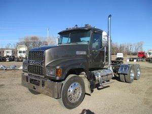 2022 Mack Pinnacle pi64t