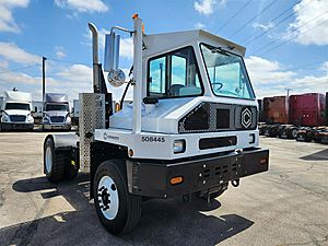 2018 Capacity Sabre - Yard Spotter