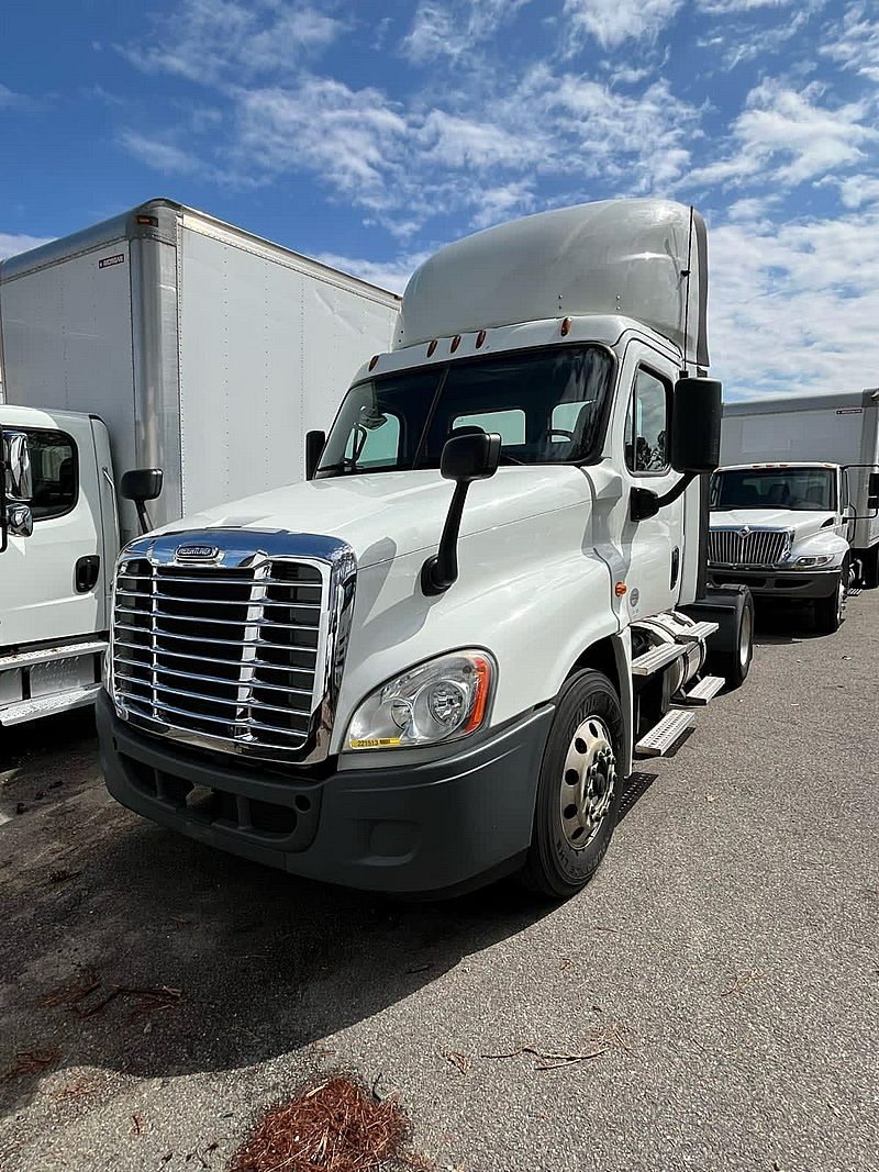 2018 Freightliner CASCADIA 125