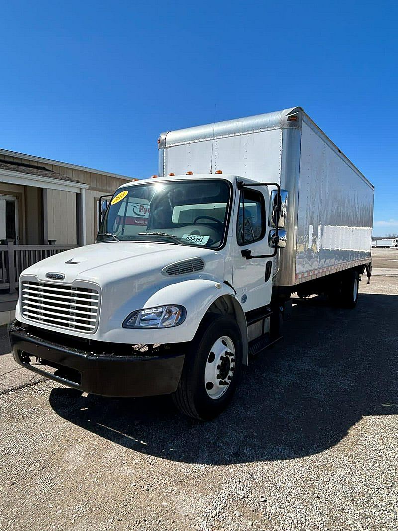 2018 Freightliner M2 106