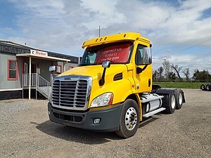 2018 Freightliner Cascadia 113 - Day Cab