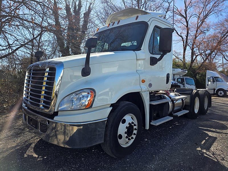 2018 Freightliner CASCADIA 125