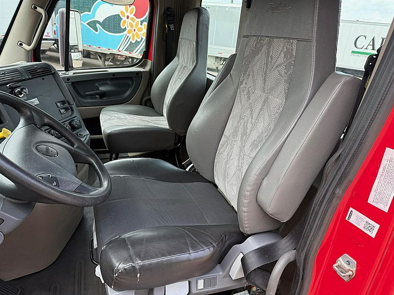 2020 Freightliner Cascadia 125