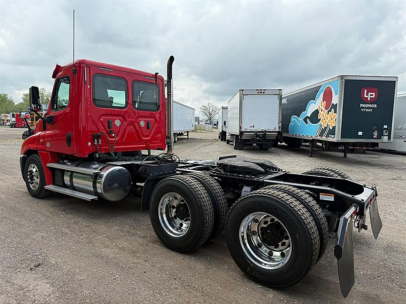 2020 Freightliner Cascadia 125