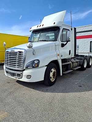 2018 Freightliner Cascadia 125 - Day Cab