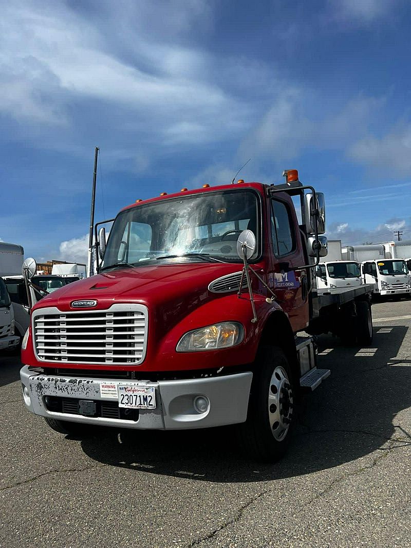 2019 Freightliner M2 106