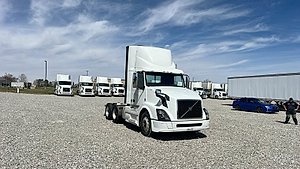 2018 Volvo VNL - Day Cab