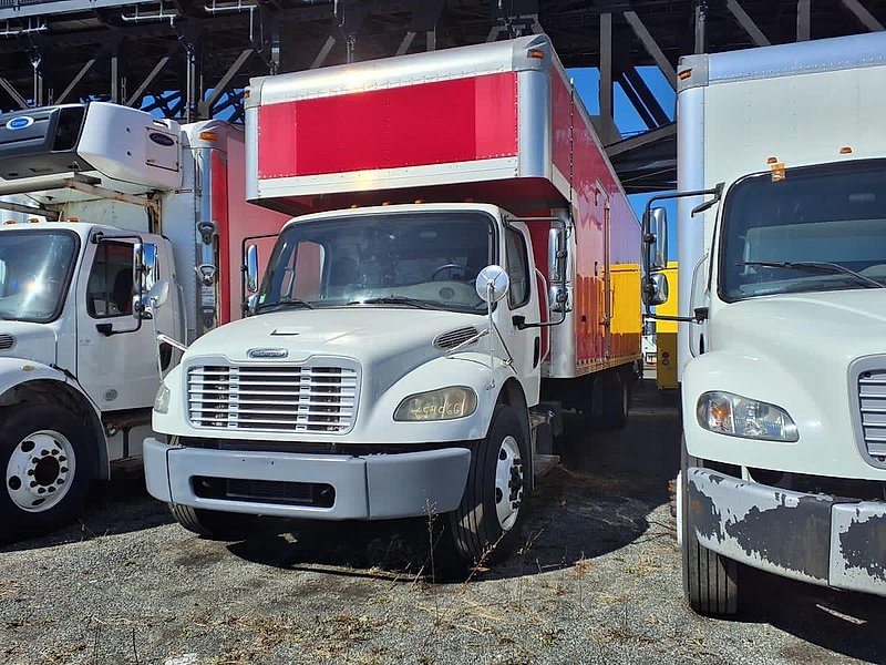 2017 Freightliner M2 106