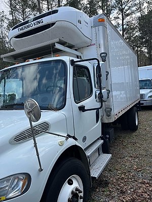 2019 Freightliner M2 106