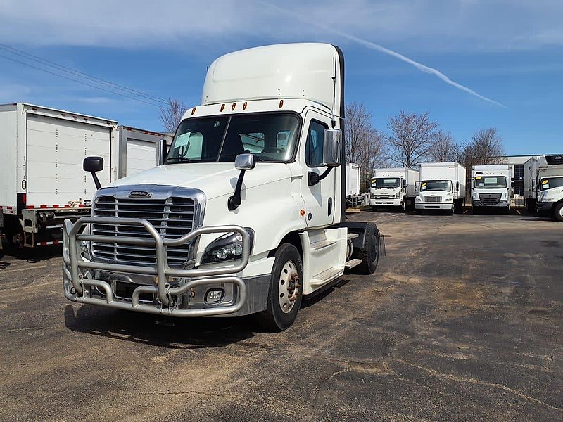 2020 Freightliner CASCADIA 125