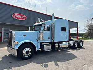 2022 Peterbilt 389