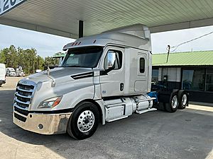 2019 Freightliner Cascadia - Sleeper Truck
