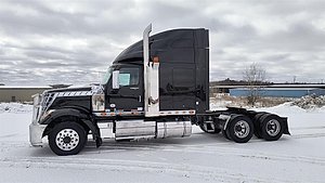 2020 International LoneStar - Sleeper Truck