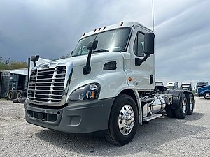 2019 Freightliner CA113DC - Daycab 2019 Freightliner CA113DC - Daycab