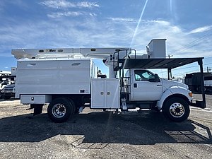 2012 Ford F750 - Bucket Truck