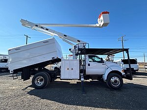 2013 Ford F750 - Bucket Truck