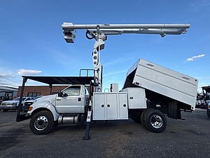 2013 Ford F750 - Bucket Truck