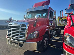 2017 Freightliner Cascadia 125 - Day Cab
