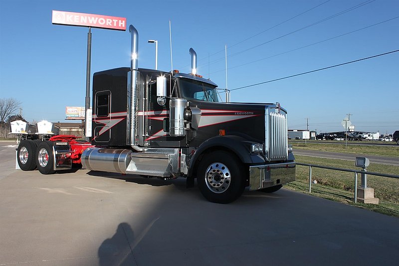 2026 Kenworth W900L