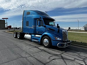 2023 Peterbilt 579