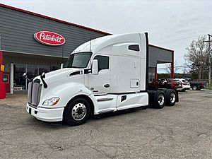 2022 Kenworth T680 - Sleeper Truck