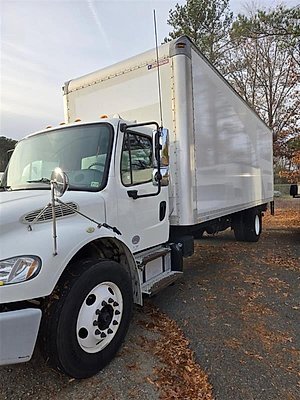 2013 Freightliner M2 106
