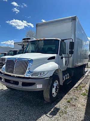 2018 International DuraStar 4300 - Box Van