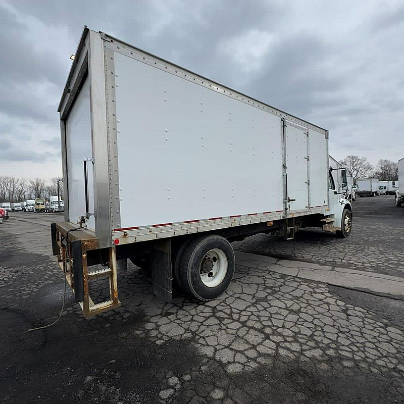 2019 Freightliner M2 106