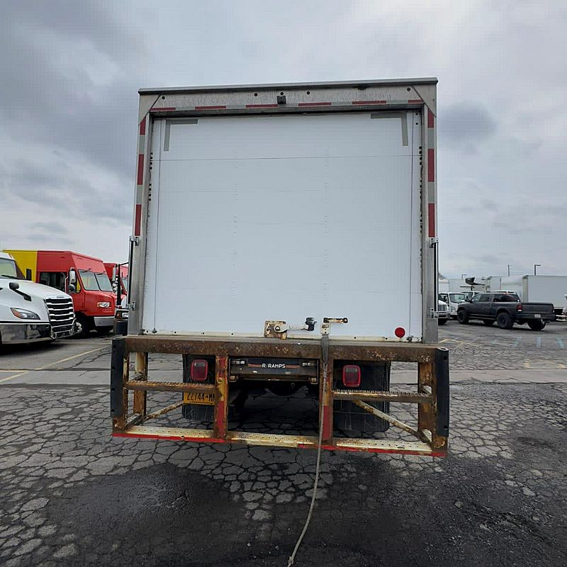 2019 Freightliner M2 106