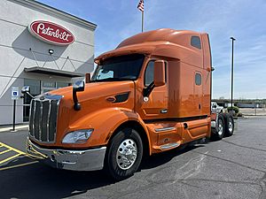2022 Peterbilt 579 - Sleeper Truck