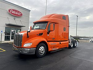 2022 Peterbilt 579 - Sleeper Truck