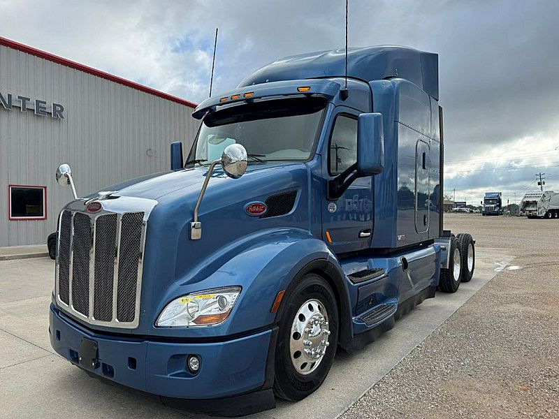 サール 2021-peterbilt-579.1.jpg