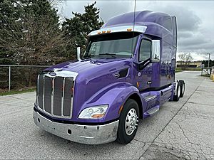 2022 Peterbilt 579 - Sleeper Truck