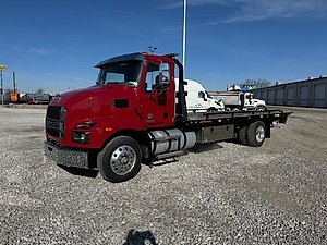 2025 Mack MD642