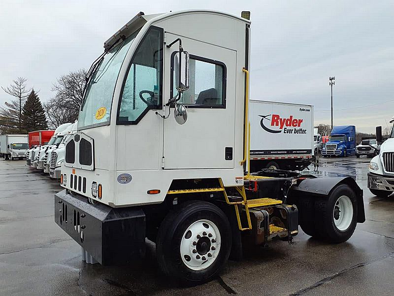 2020 Autocar YARD TRACTOR