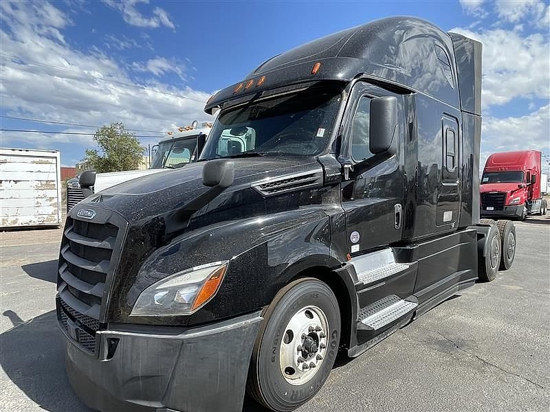 2020 Freightliner Cascadia 126