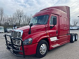 2017 Freightliner Cascadia - Sleeper Truck
