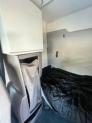 2017 Volvo VNL