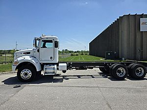 2017 Peterbilt 348 - Cab & Chassis