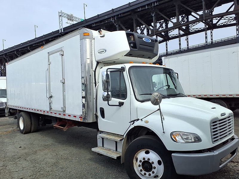 2018 Freightliner M2 106