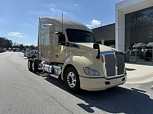 2019 Kenworth T680 - Sleeper Truck