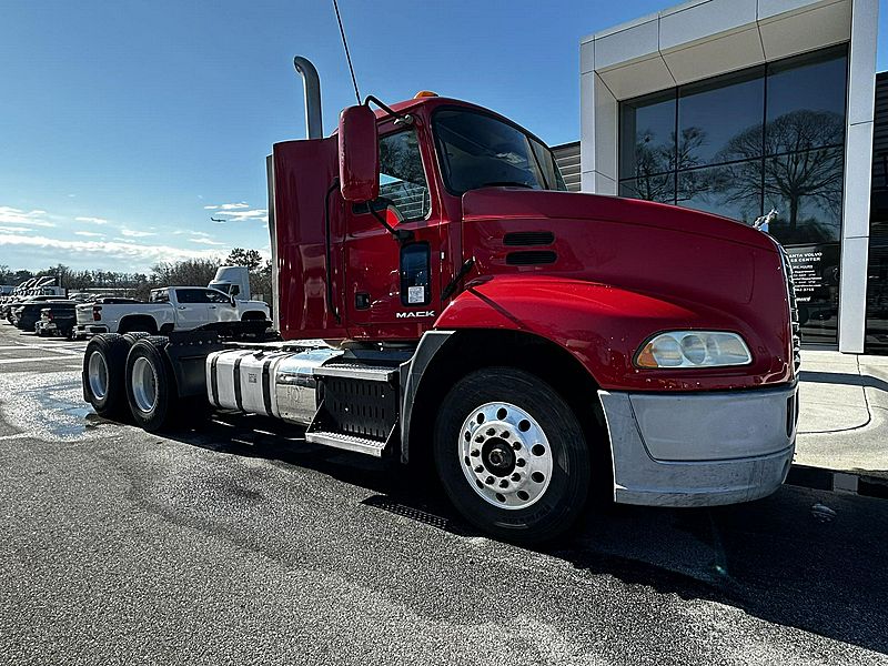 2017 Mack CXU613