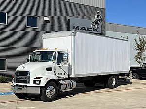 2025 Mack MD6 - Cargo Van
